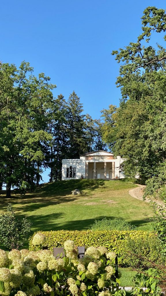 Schloss Buchwald, Belvedere im Park